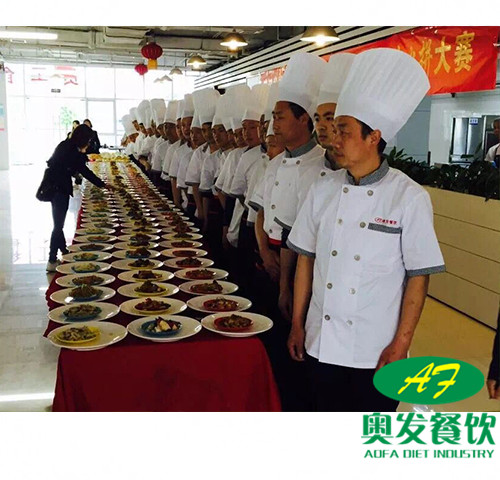 签订湖北食堂承包合同中需要注意哪些事项？